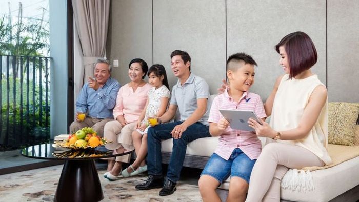 Sinh hoạt gia đình đông người trong căn hộ chung cư nhỏ có thể cảm thấy chật chội hơn