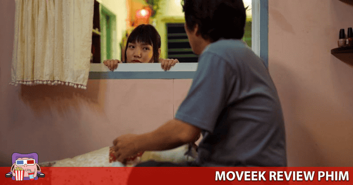 Căn phòng của hai cha con chỉ được chia tách bằng một tấm vách mỏng.