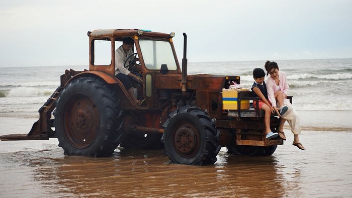 Báu Vật Trời Cho do đạo diễn của phim Em Chưa 18 thực hiện.