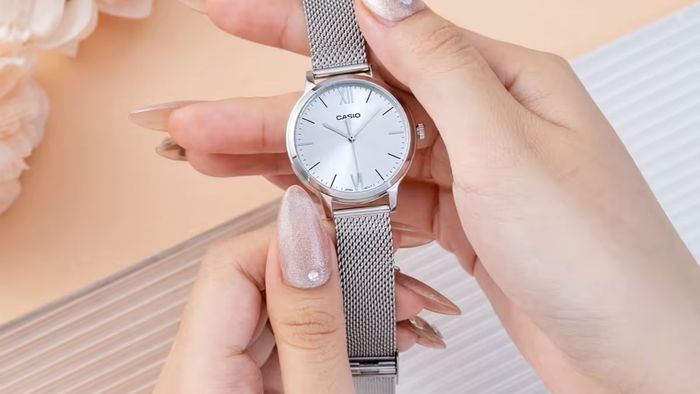 Các mẫu đồng hồ đeo tay nữ chính hãng - Casio