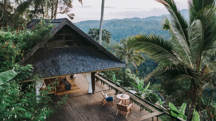 Buahan, A Banyan Tree Escape