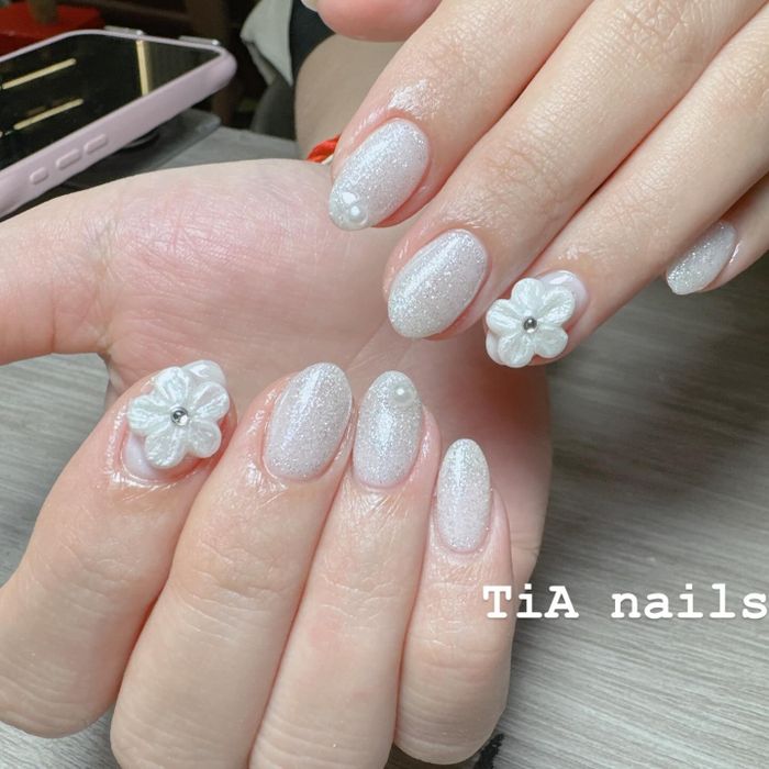 Hình ảnh 3 ghi lại các mẫu nail tại TiA Nails