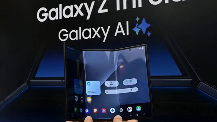 galaxy-z-trifold-1