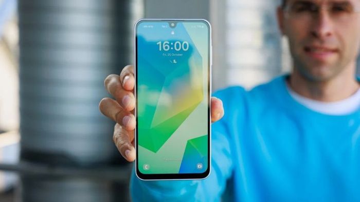 iPhone 16