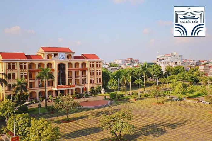 Trường THPT Chuyên Nguyễn Trãi ảnh 1