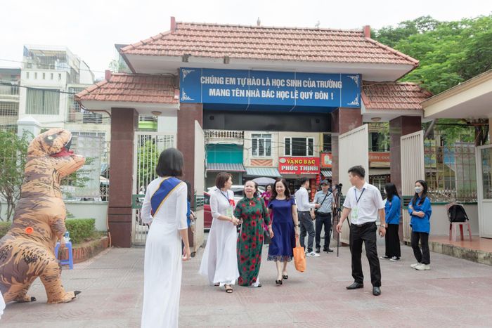 Trường THPT Lê Quý Đôn ảnh 1
