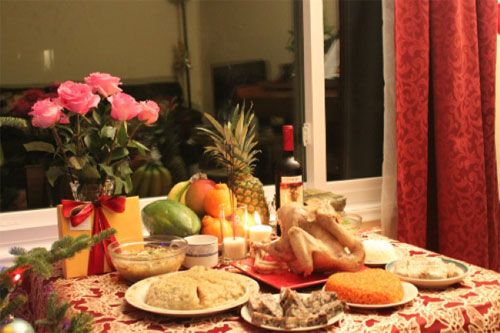 Cúng gà đêm Giao thừa, đầu gà nên quay vào trong hay ra ngoài? Hình ảnh minh họa 2.