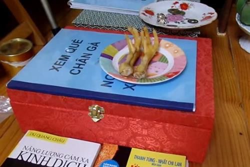 Hướng dẫn cách xem chân gà cúng một cách chi tiết