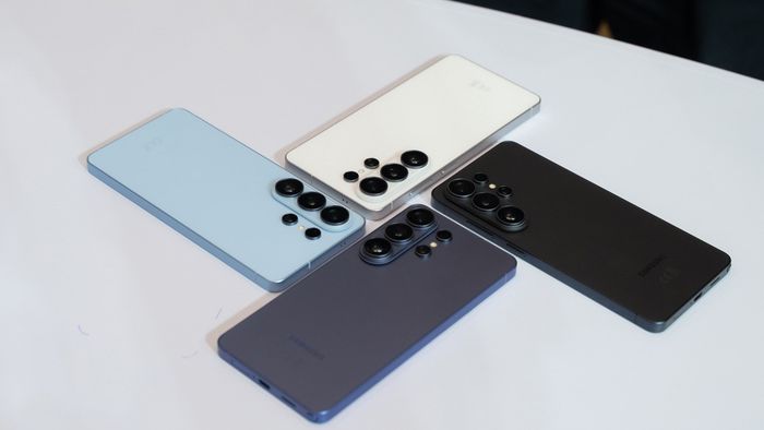 Sau nhiều năm không thay đổi, Samsung đã quyết định nâng cấp khả năng sạc cho Galaxy S26 Ultra.