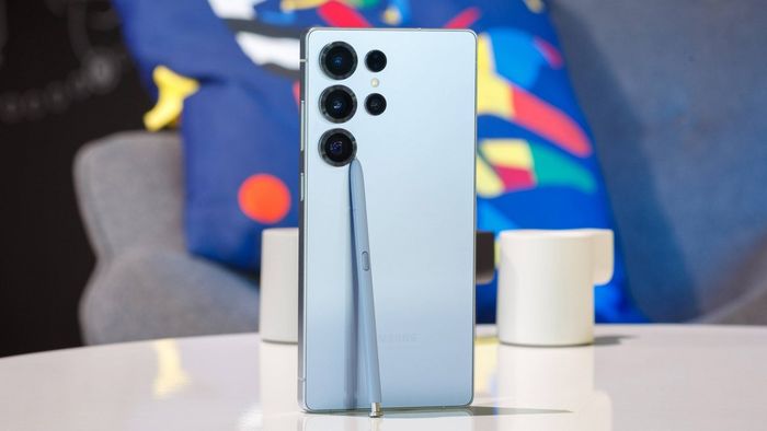Bút S Pen vẫn là một tính năng giúp các điện thoại Galaxy S Ultra thu hút người dùng.