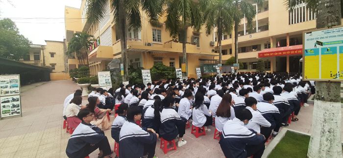 Trường THPT Sầm Sơn hình ảnh 1