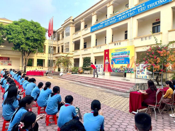 Trường THCS Đặng Thai Mai hình ảnh 1