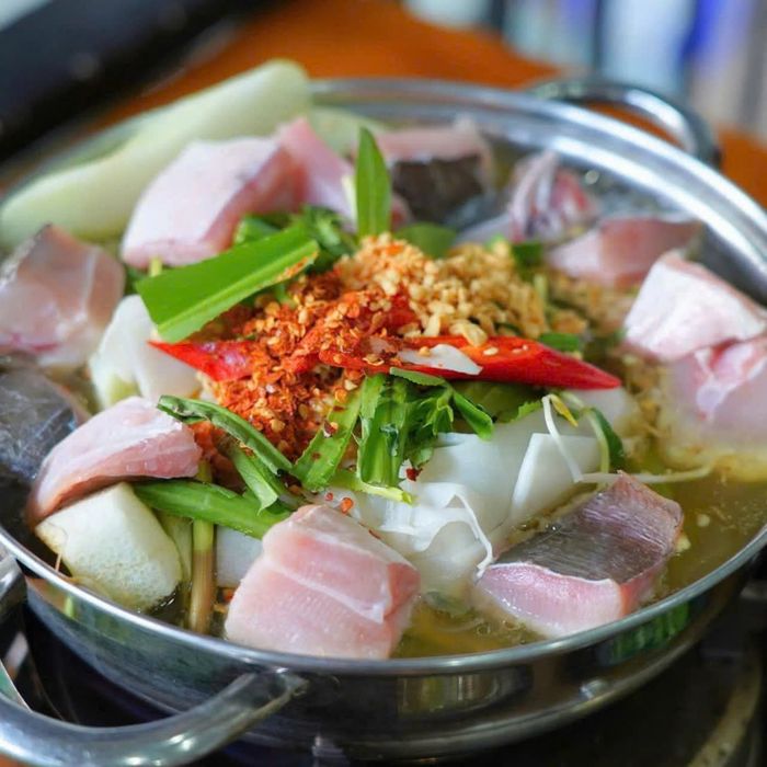 lau ca duoi chu Binh.jpg