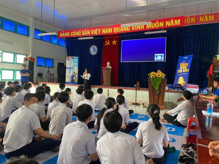 Trường THPT Hoàng Hoa Thám (Hình ảnh 1)