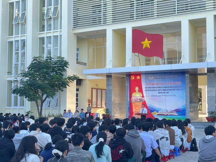 Trường THPT Chuyên Lê Quý Đôn - Đông Hải (Hình ảnh 1)