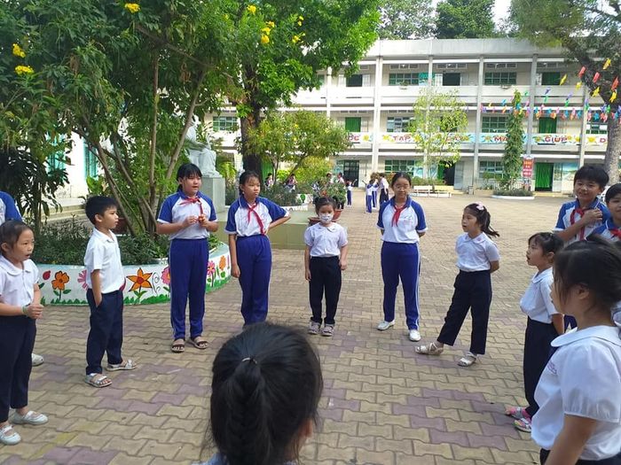 Trường tiểu học Nguyễn Du ảnh 1