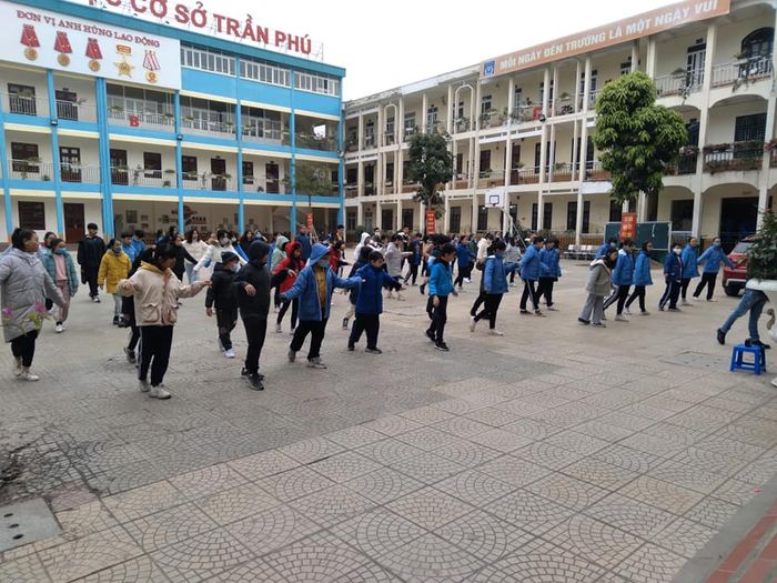 Trường THCS Trần Phú ảnh 1