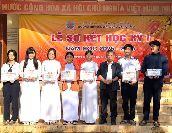 Hình ảnh 1 của Trường THPT chuyên Lương Văn Chánh