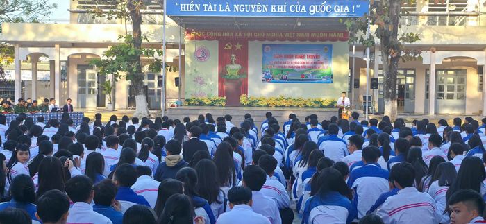 Hình ảnh 1 của Trường THCS - THSP Lý Tự Trọng, Tỉnh Quảng Ngãi