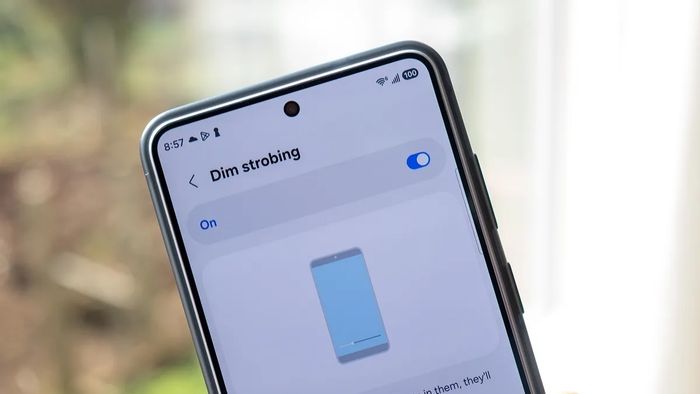 Trên dòng Galaxy S26, Samsung đã quietly tích hợp tính năng Giảm chớp sáng (Dim strobing) để giúp màn hình hiển thị dễ chịu hơn cho mắt.