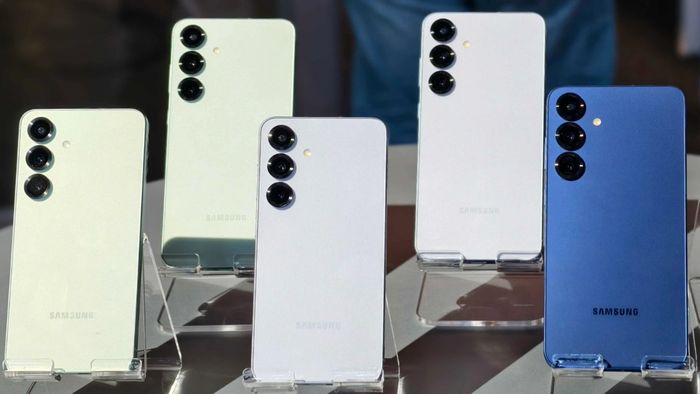 Tính năng Inactivity Restart đã bắt đầu được triển khai trên dòng Galaxy S26 thông qua bản cập nhật bảo mật tháng 2.