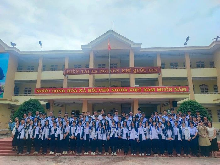 Hình ảnh 2 của Trường THPT Chuyên Nguyễn Tất Thành - Quảng Ngãi
