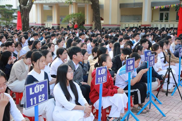 Hình ảnh 2 của Trường THPT Chuyên Lê Khiết