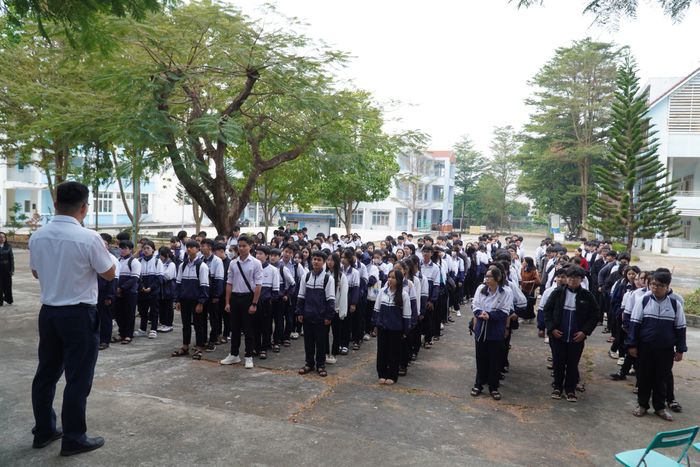 Hình ảnh 1 của Trường THPT Trường Chinh