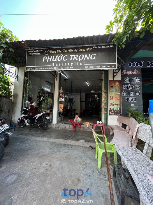 Salon Phước Trọng cung cấp đầy đủ các dịch vụ chăm sóc tóc từ cơ bản đến chuyên sâu.