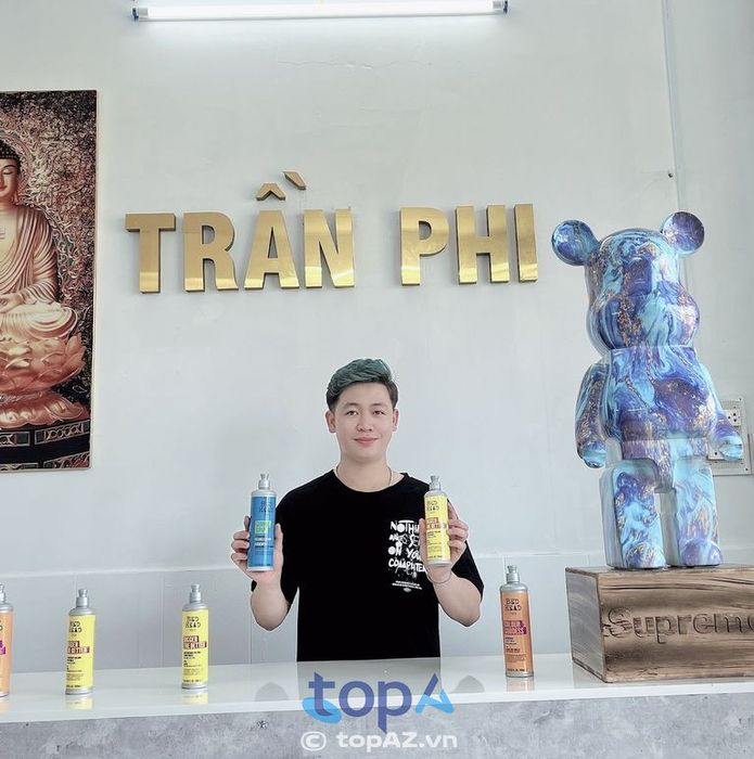 Salon Tóc Trần Phi thường xuyên tổ chức các chương trình khuyến mãi hấp dẫn cho khách hàng.