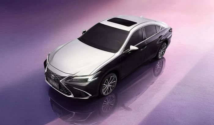 Lexus ES 200 2.jpg