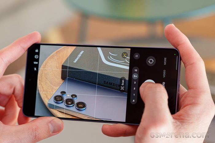 Dòng Galaxy S25 chuẩn bị được bổ sung tính năng Khẩu độ ảo (Virtual Aperture) tương tự Galaxy S26