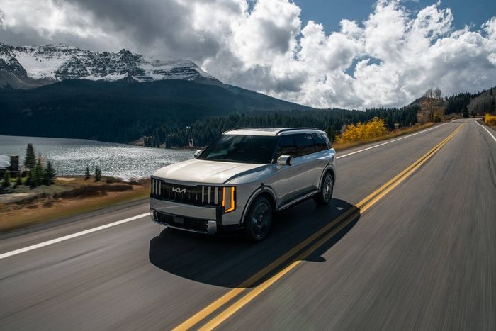 2027-kia-telluride-hybrid-hitting-dealer-lots-this-month_3.jpg