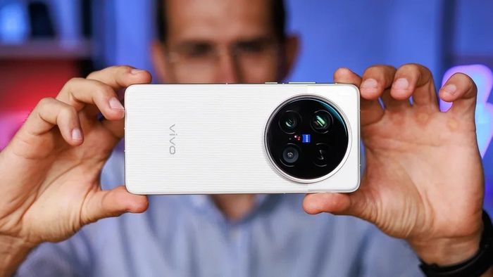 vivo X300 Ultra được kỳ vọng sẽ trở thành một đối thủ nặng ký trong phân khúc smartphone siêu cao cấp trong thời gian tới.