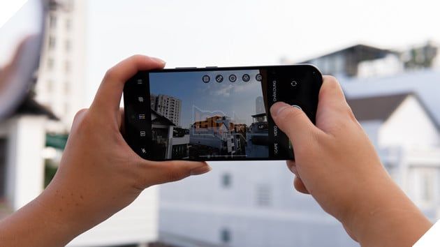Review realme 16 Pro: Khi Pin khủng 7.000mAh tạm lùi lại để AI và Camera 200MP chiếm trọn sân khấu 7