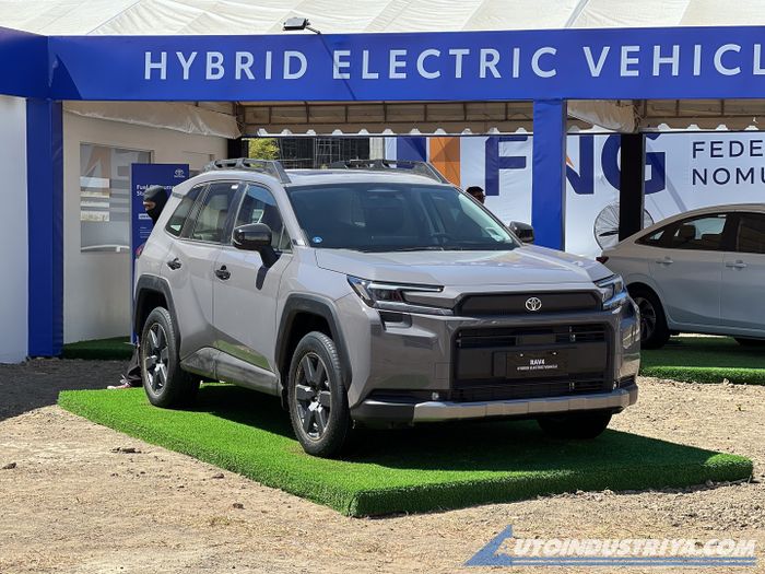 Toyota RAV4-3.jpg