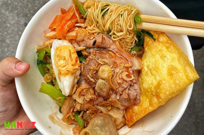 My-van-than-binh-tay-pho-co-Mytour