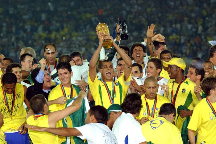 Brazil giành chức vô địch lần thứ 5 tại World Cup 2002 - khoảnh khắc lịch sử