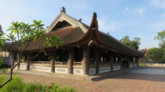 Nhà chữ Đinh truyền thống với cấu trúc gỗ – Ảnh: Phong thuỷ Phùng Gia
