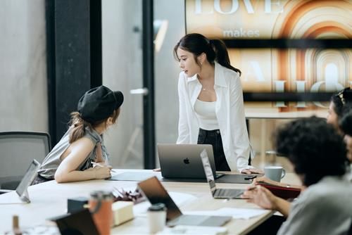 những chòm sao may mắn trong sự nghiệp tháng 3/2026