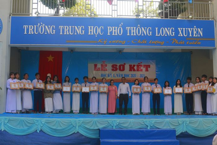 Hình ảnh Trường THPT Long Xuyên 2