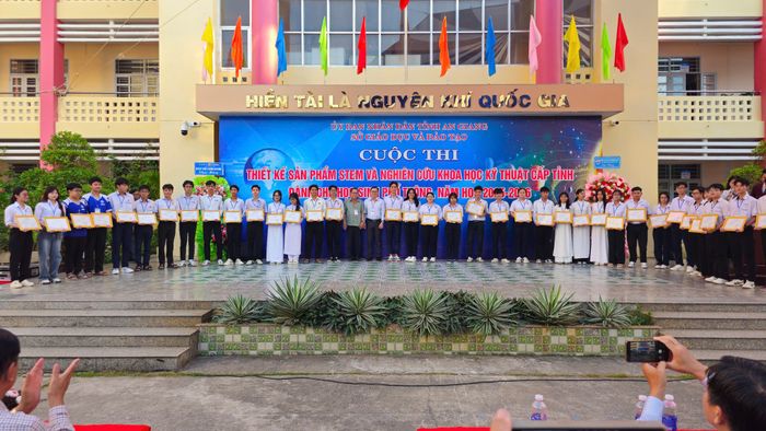 Hình ảnh Trường THPT Nguyễn Trung Trực 1 - 1