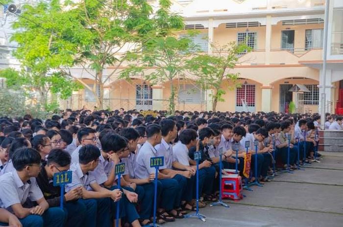 Hình ảnh Trường THPT Chuyên Nguyễn Bỉnh Khiêm 2