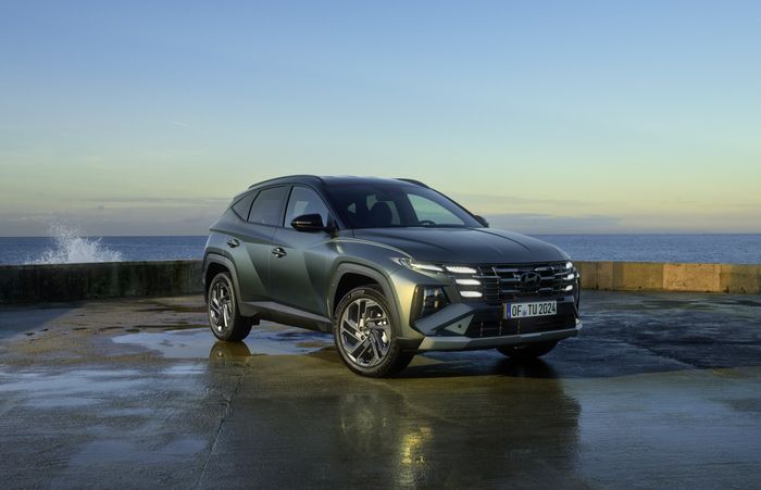 hyundai-updates-the-2026-tucson-acts-like-a-new-one-isnt-right-around-the-corner-267178_1.jpg