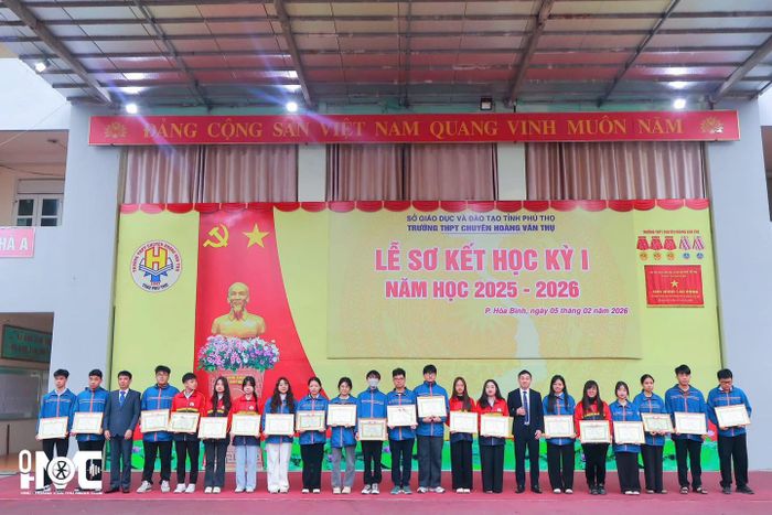 Hình ảnh THPT chuyên Hoàng Văn Thụ 1