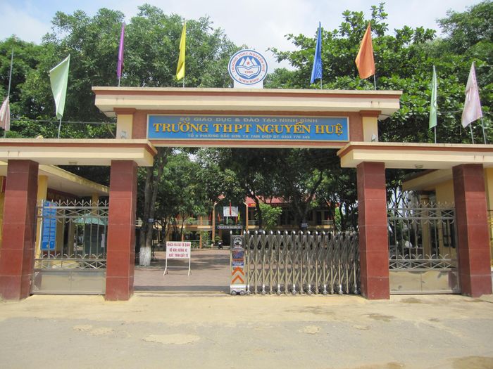 Hình ảnh Trường THPT Nguyễn Huệ 1