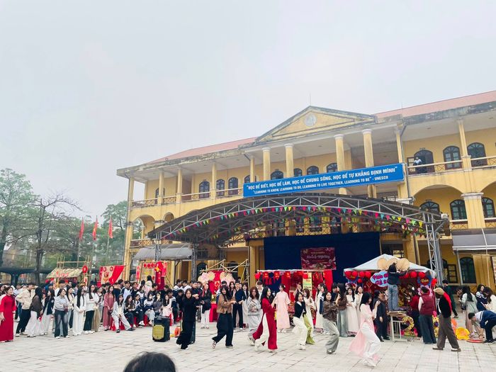 Hình ảnh Trường THPT A Phủ Lý 2