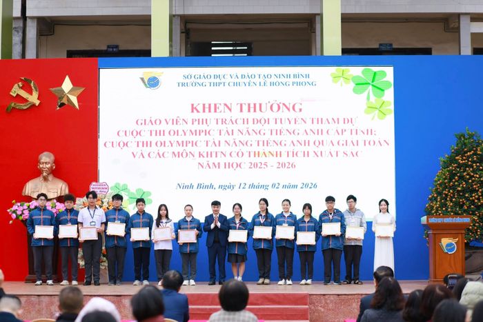 Hình ảnh Trường THPT chuyên Lê Hồng Phong (Nam Định cũ) 1