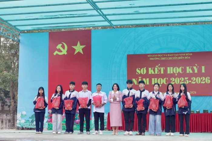 Trường THPT Chuyên Biên Hòa hình ảnh 2