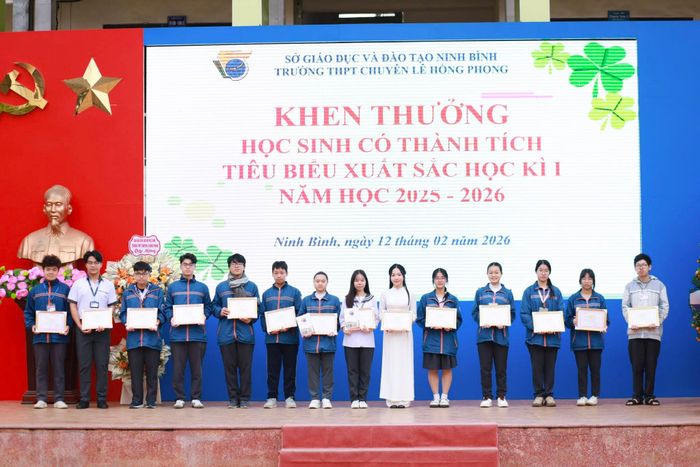 Hình ảnh Trường THPT chuyên Lê Hồng Phong (Nam Định cũ) 2